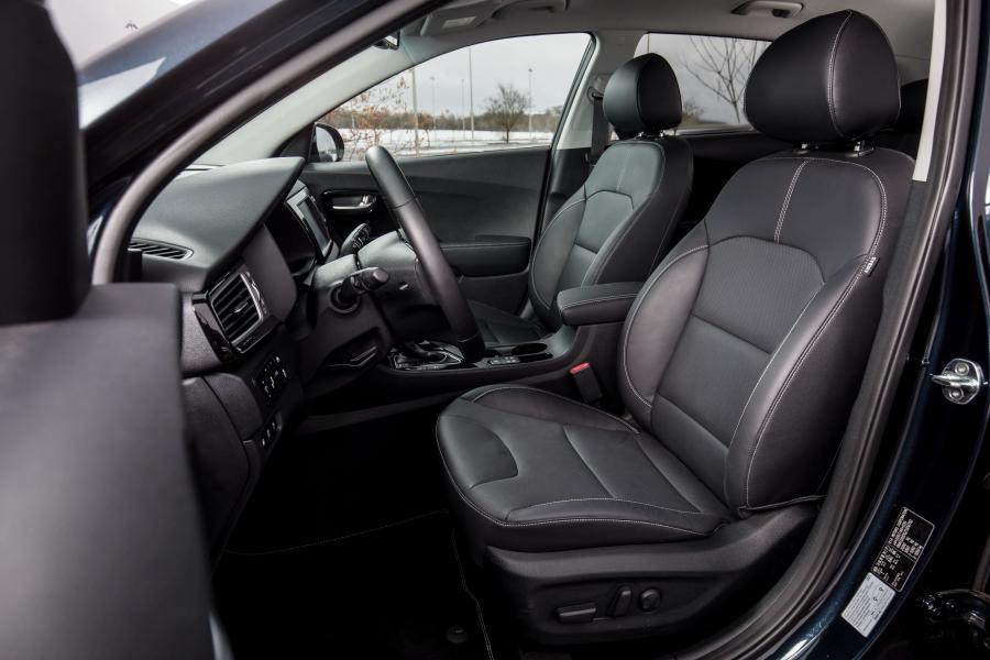 Интерьер Kia Niro Plug-In Hybrid (DE) 2017 года  (WW) (фото 12 из 45)
